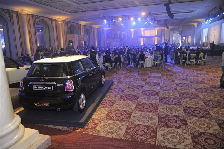 Two MINIs join hands to support the Philippe Hatem Foundation for a Happy Childhood